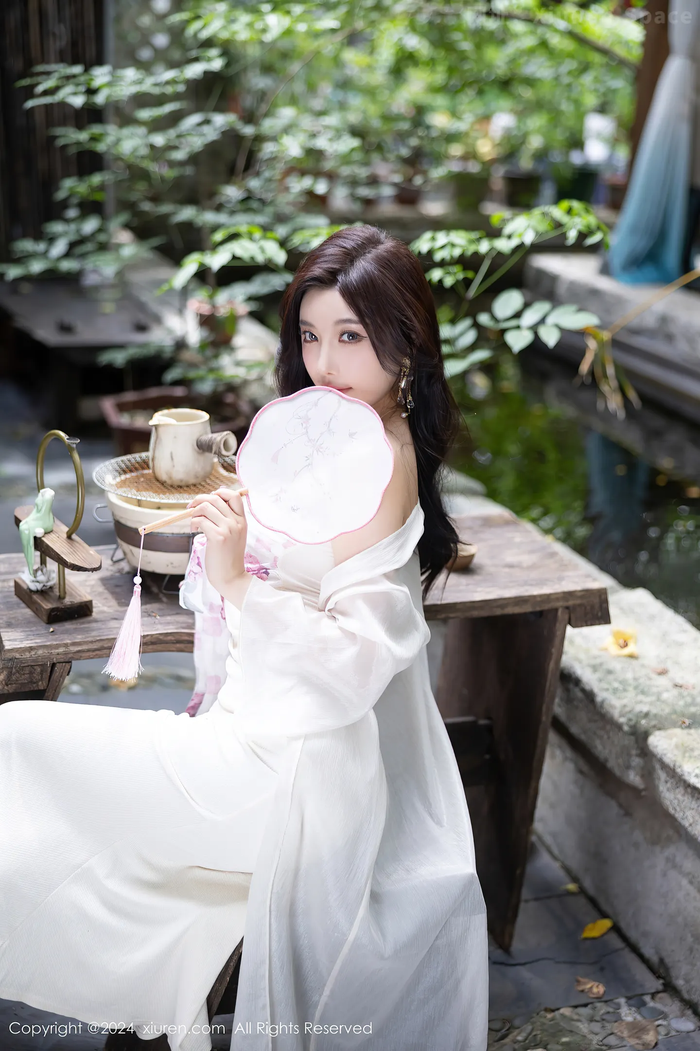 图片[5]-[XiuRen秀人网]VOL.8926 女神杨晨晨Yome性感浅色连衣裙配开档肉丝秀完美身材诱惑写真80P-秀人网官方网站